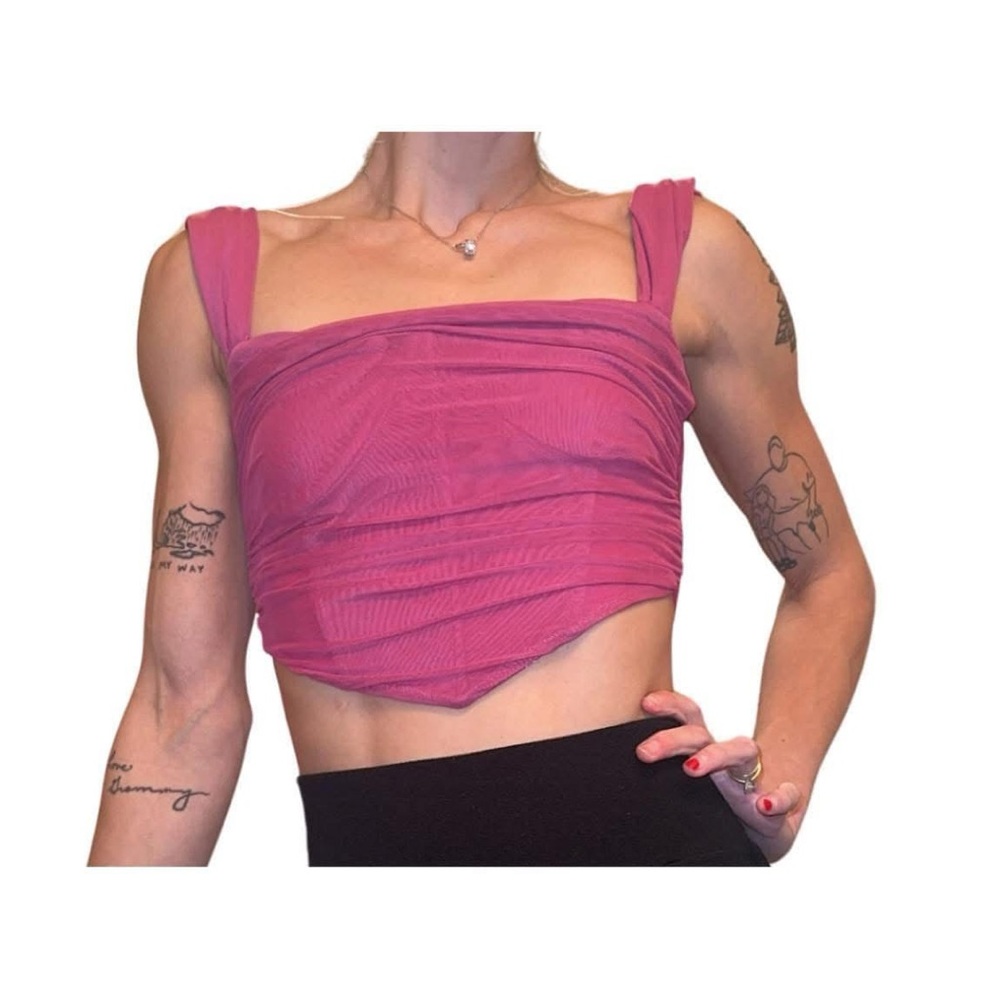 Windsor Pink Corset-Style Crop Top with Ruching
💕 Size Small